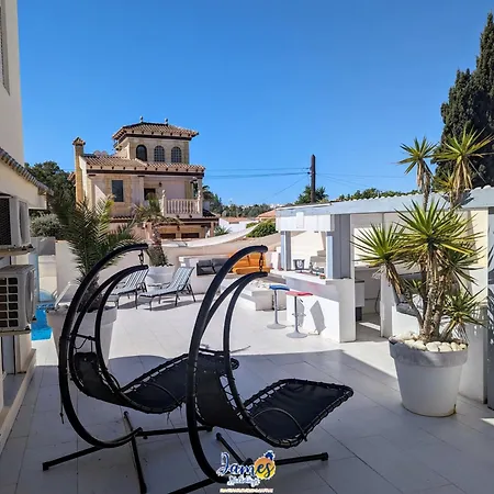 Welcoming 3 Bedroom With Private Pool Lb10